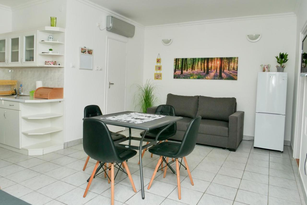 Cseresznyes Apartman Берекфюрдё Экстерьер фото