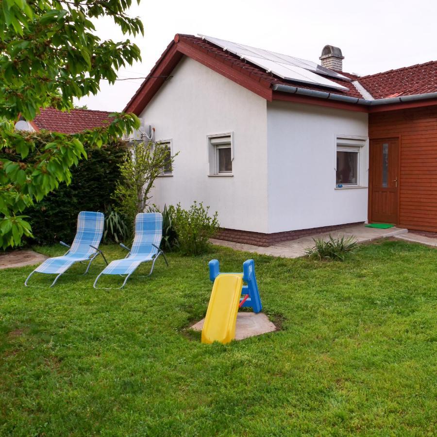 Cseresznyes Apartman Берекфюрдё Экстерьер фото